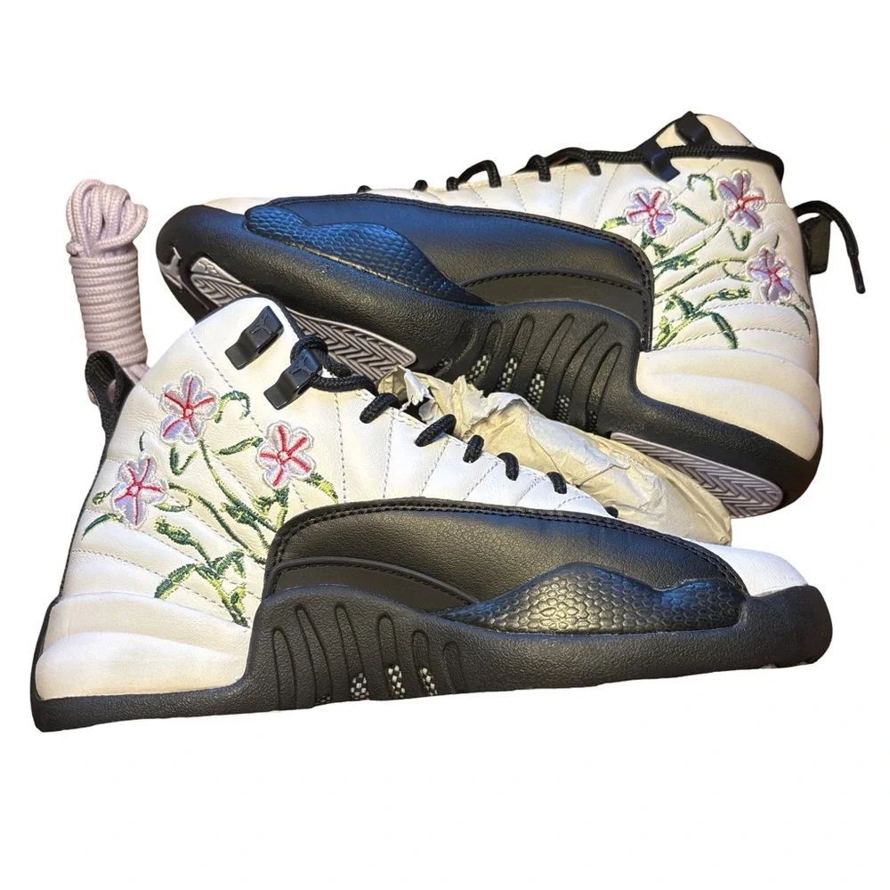 Nike Air Jordan 12 Retro (GS) Girls Black and White Floral Sneakers 3.5 NWOT - Picture 6 of 10